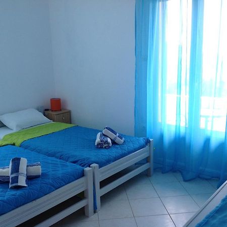 Eleftheria Rooms Livadi  Buitenkant foto