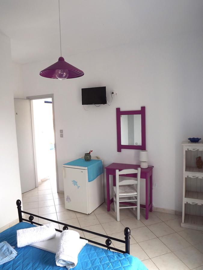 Eleftheria Rooms Livadi  Buitenkant foto