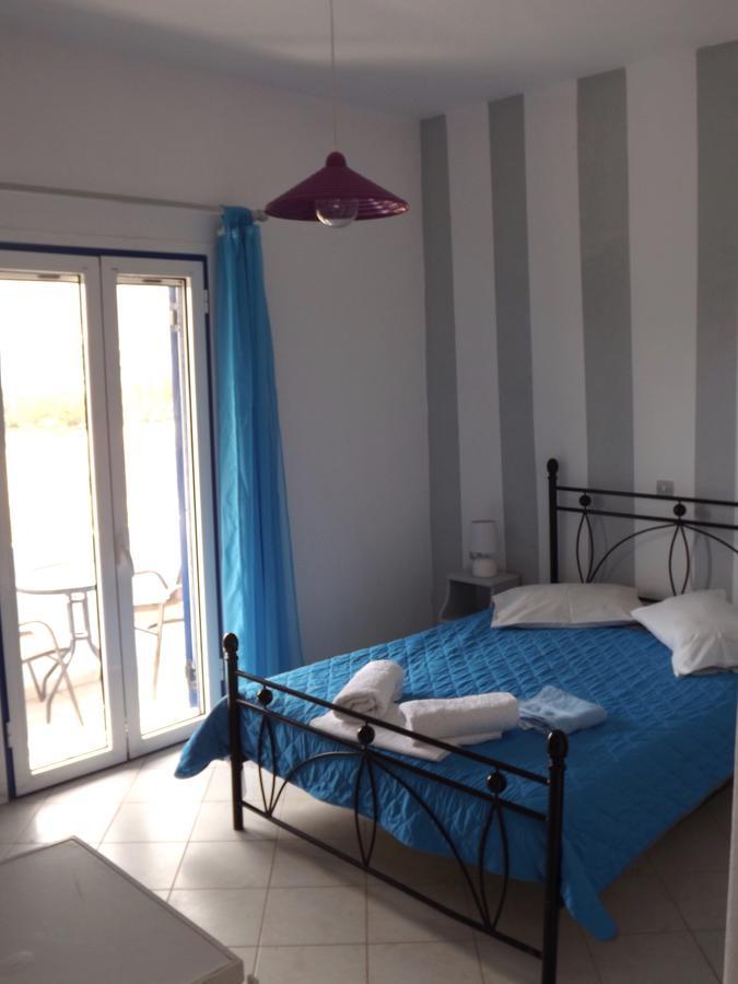 Eleftheria Rooms Livadi  Buitenkant foto
